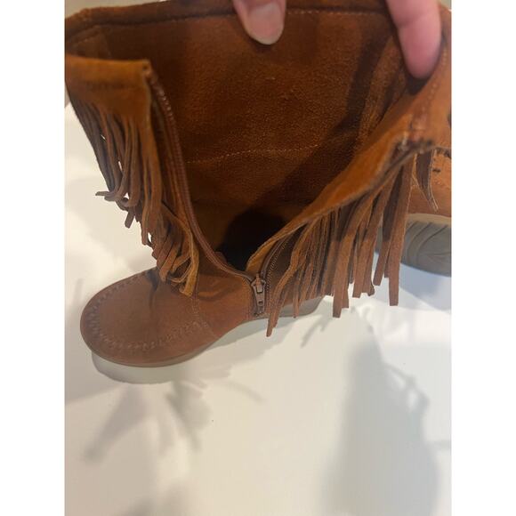 Minnetonka Fringe Wedge Boots – Boho Chic | Chloé Inspired | Size 7 - Picture 2 of 5